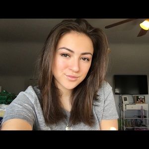 Meet your Posher, Kayla